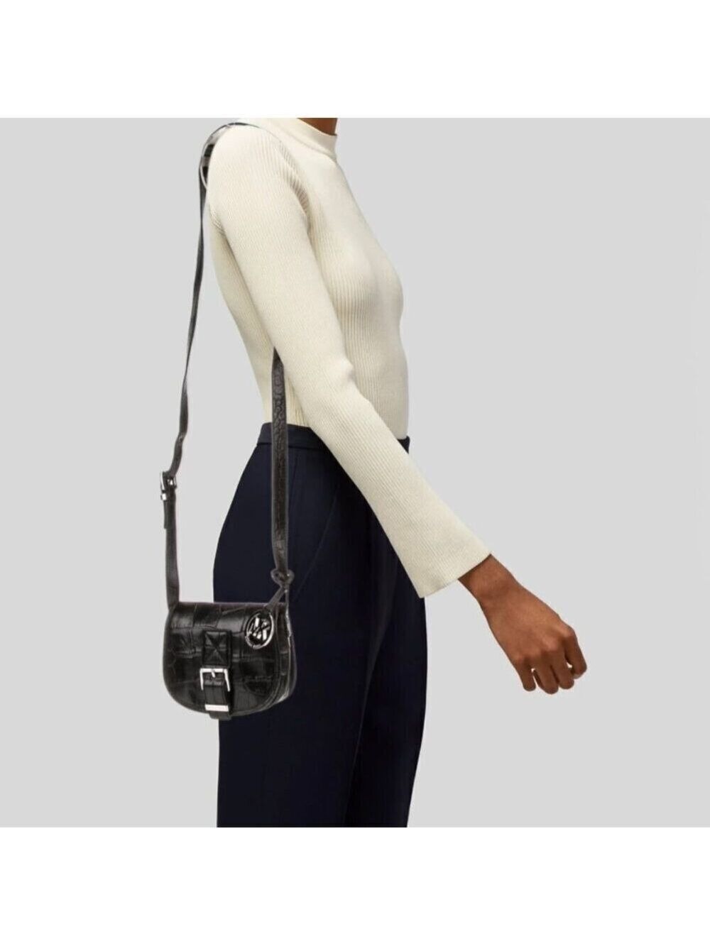 Michael Kors Saddle Crossbody Messenger Bag Magnetic Flap Closure Leather Black